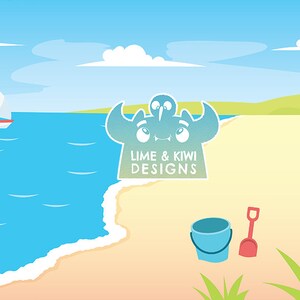 Puede incluir: Una ilustraci&oacute;n de dibujos animados de un monstruo azul con un p&aacute;jaro kiwi en la cabeza. El monstruo est&aacute; en una playa con un cubo azul y una pala roja. El texto "Lime & Kiwi Designs" est&aacute; debajo del monstruo.