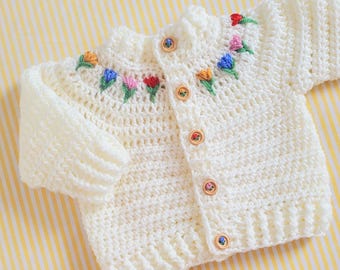 Cárdigan de bebé con tulipanes bordados a mano, tejido a crochet (disponible en varios colores)