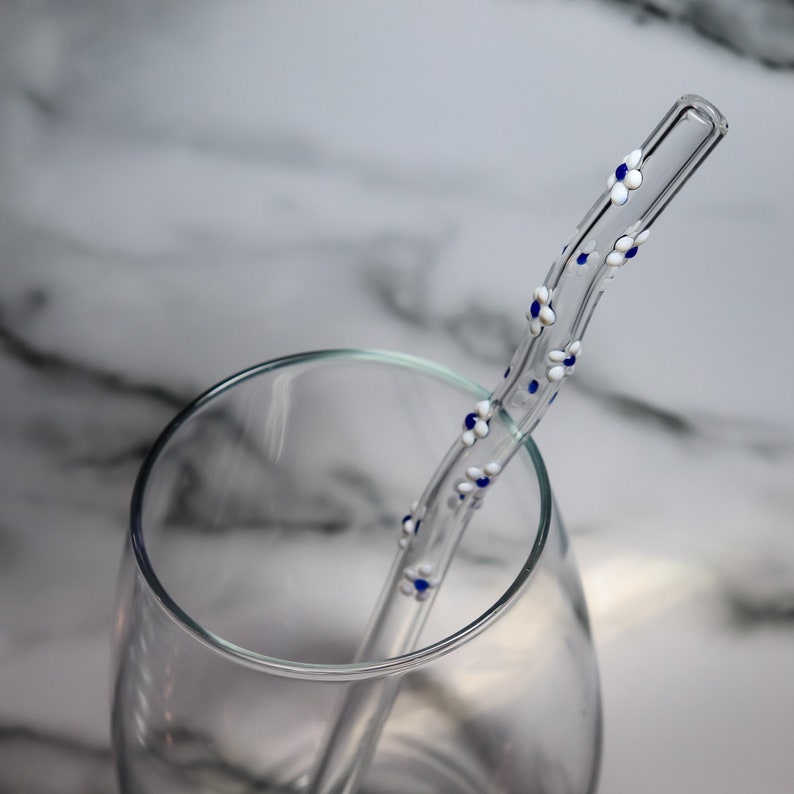 Wavy Flower Glass Straw White + Blue