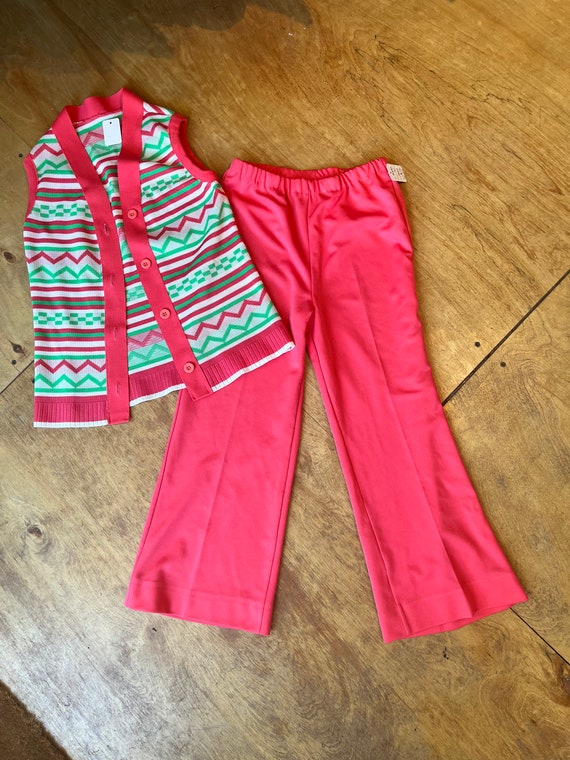 1970s melon pink & kelly green chevron vest and pa