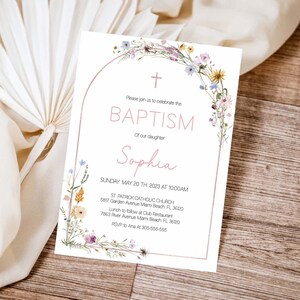 Gil Baptism Invitation Template, Invitation imprimable, Carte de baptême, Modèle modifiable, GOLD ROSE, Rustic Arch Wild Floral Watercolor