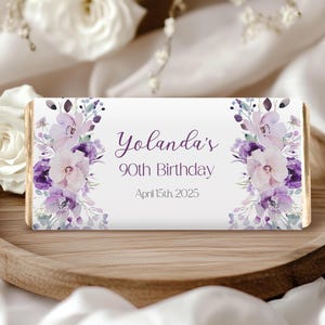 Chocoladereep wrapper vrouw volwassen verjaardag, 90e chocoladereep wrapper sjabloon, bloemen paarse reep wrapper, bewerkbare sjabloon
