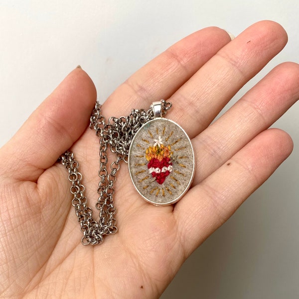 Immaculate Heart of Mary pendant, Immaculate heart embroidery, embroidered jewelry, embroidered necklace, felt jewelry, Catholic jewelry