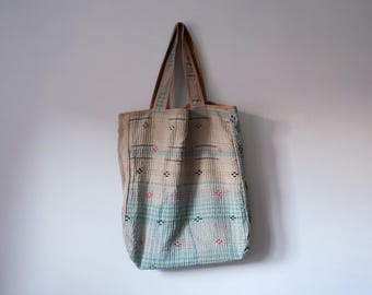 Vintage Sari Kantha Tote Bag: Wendebare gesteppte Patchwork-Stickerei
