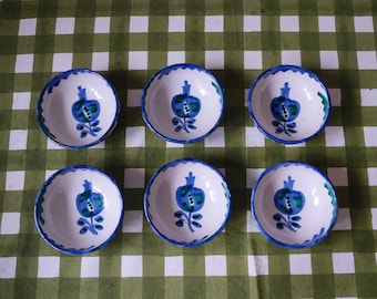 Vintage Ceramic Wall Plate: Decorative Floral Art (15cm)