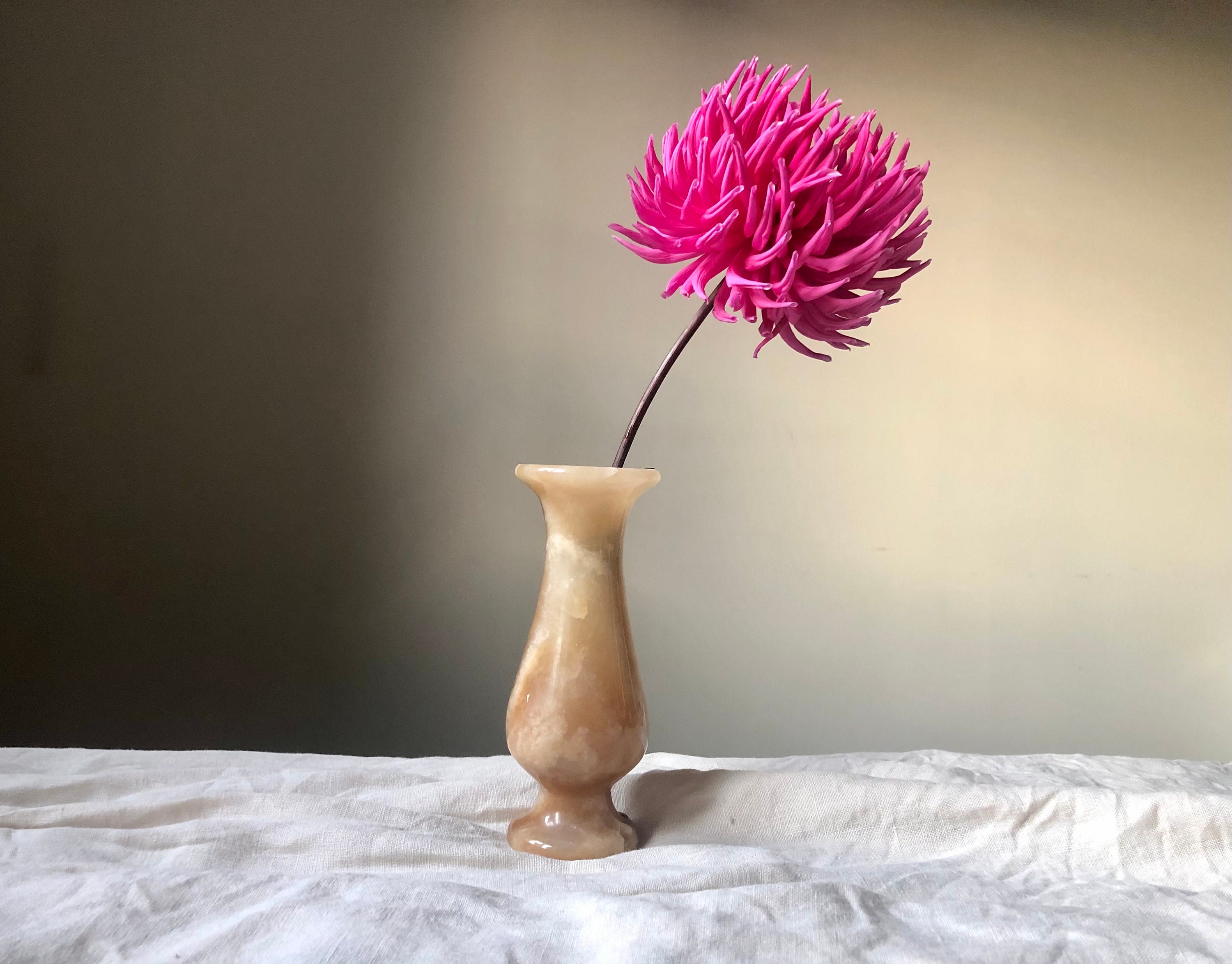 ヴィンテージ ハニーオニキス花瓶：アラバスター製の花瓶 - Etsy 日本