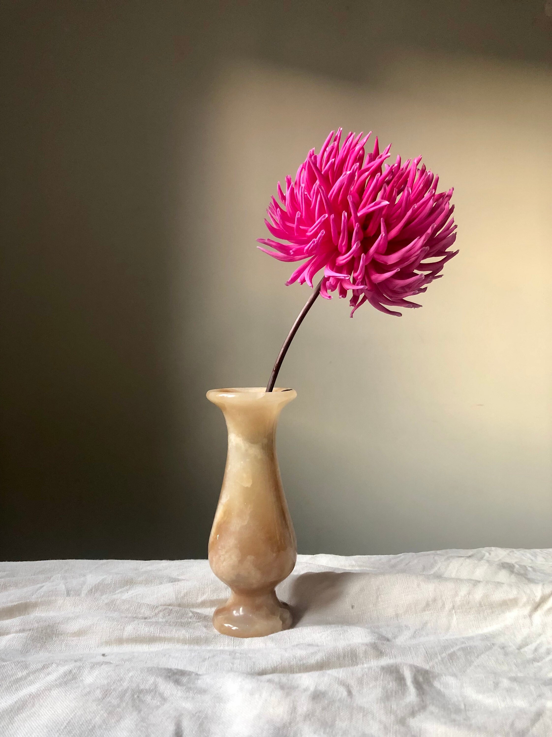 ヴィンテージ ハニーオニキス花瓶：アラバスター製の花瓶 - Etsy 日本