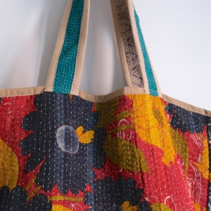 Vintage Kantha Bag, Vintage Sari Kantha Tote, Quilted Tote Bag, Patchwork Embroidery Bag, Reversible Bag image 8