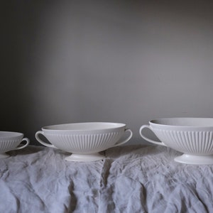 Vintage wedgwood vaasplanter met ivoorkleurige etruria en barlaston, geribbeld met dubbele handgrepen