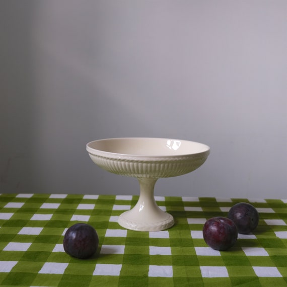 Wedgwood cake outlet stand