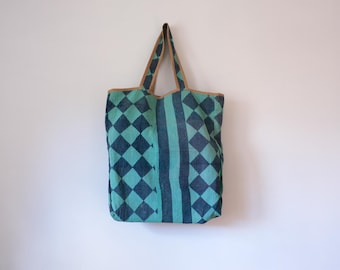 Vintage Sari Kantha Tote Bag: Wendebare gesteppte Patchwork-Stickerei