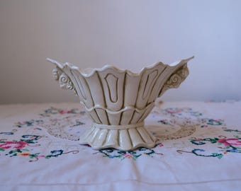 Vintage Shell Mantle Vase: Decorative Centerpiece