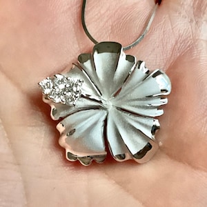 Sterling Silver, Hibiscus Necklace, Tropical Jewelry, Hawaiian necklace, Hibiscus jewelry, Hawaiian jewelry, Flower Necklace, Made In Hawaii