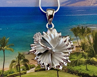Tropical Jewelry, Hibiscus Necklace, Made In Hawaii, Flower Necklace, Hibiscus Jewelry, Hawaiian Jewelry, Pua ʻo Hibiscus No ka lede, Hawaii