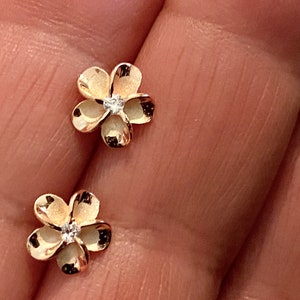 Mini Gold Rose Bouquet Studs