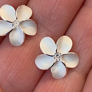 Plumeria Earrings, Plumeria Jewelry,  Hawaiian Earrings, Flower earrings, Made In Hawaii, Frangipani Earrings, Flower Studs, Plumeria