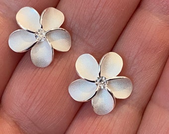 Plumeria Earrings, Plumeria Jewelry,  Hawaiian Earrings, Flower earrings, Made In Hawaii, Frangipani Earrings, Flower Studs, Plumeria