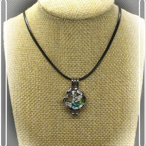 Mermaid necklace and it pearl