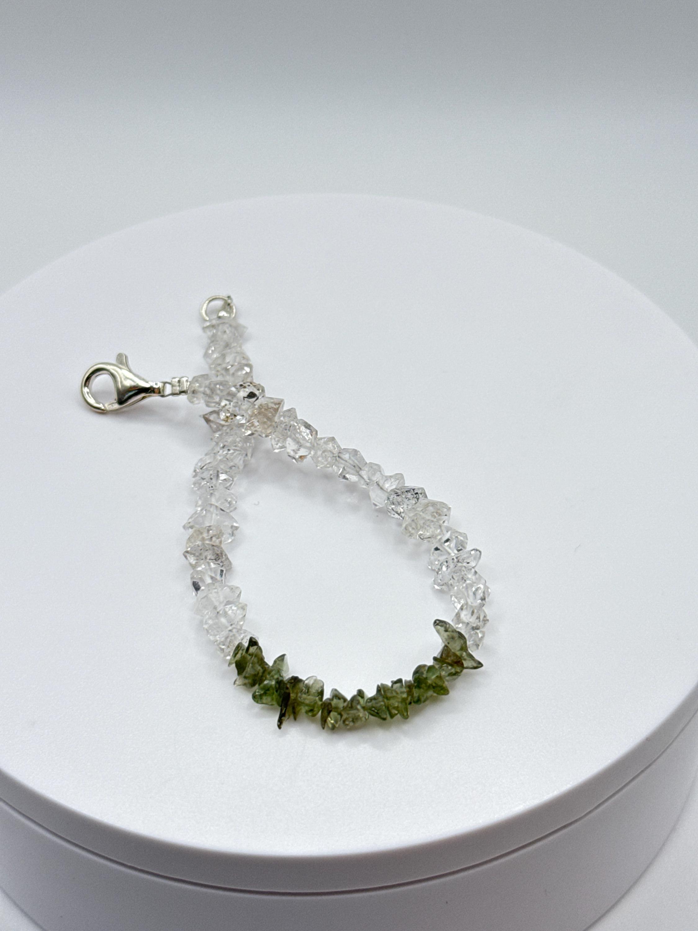 ユニークなモルダバイト＆ハーキマーダイヤモンドチップブレスレット