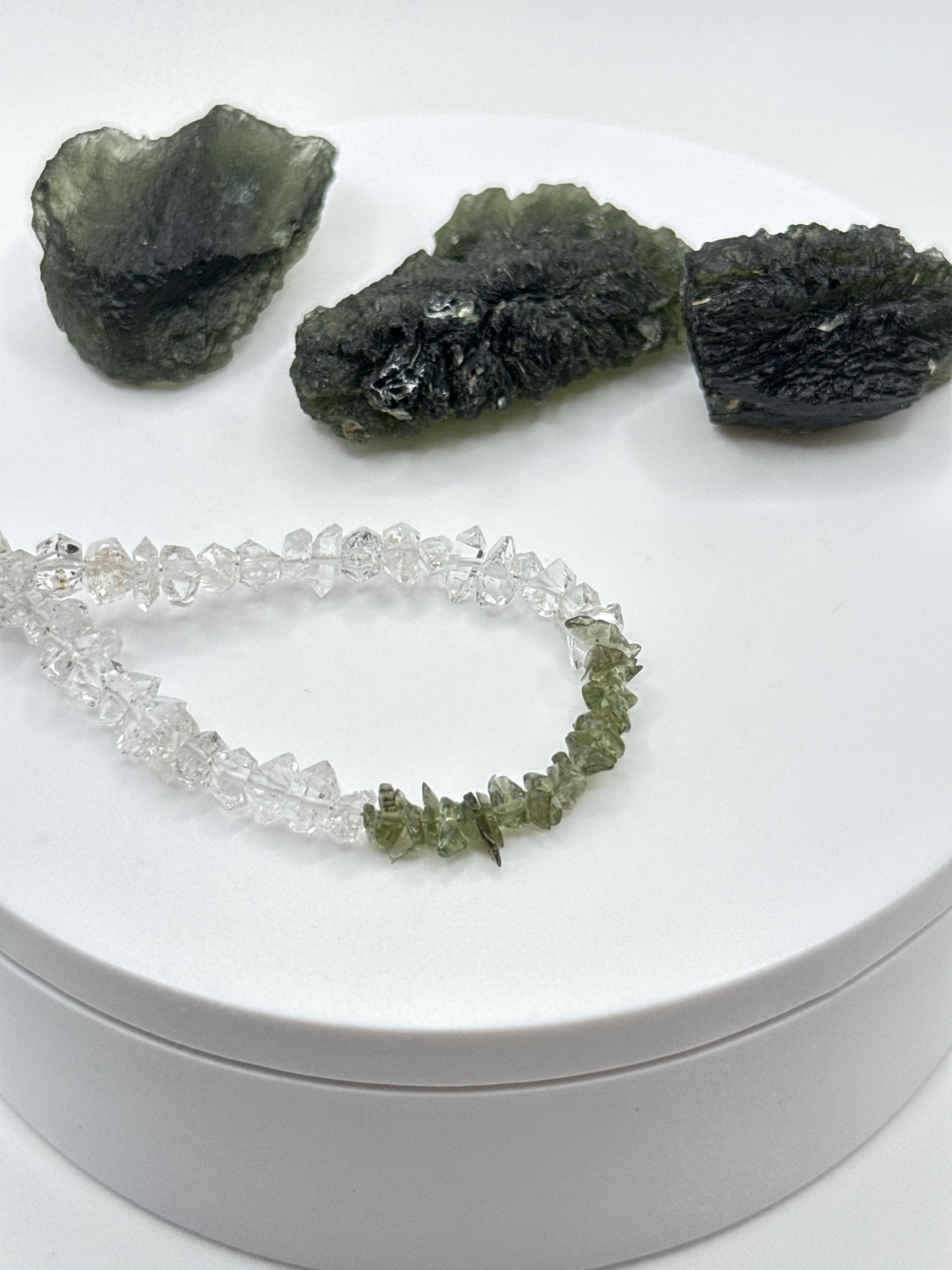 ユニークなモルダバイト＆ハーキマーダイヤモンドチップブレスレット