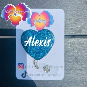 KOSTENLOSER VERSAND-Glitter Heart Badge Reel Stilvolles Accessoire