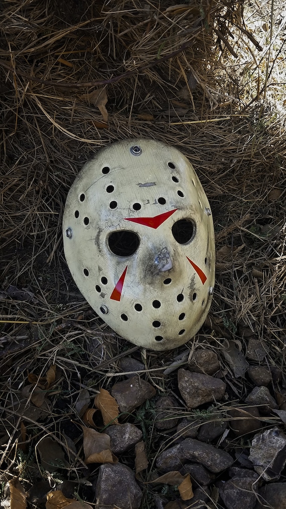 HOW TO: CUSTOMIZE A JASON HOCKEY MASK USING VINYL ! SUPER EASY! 