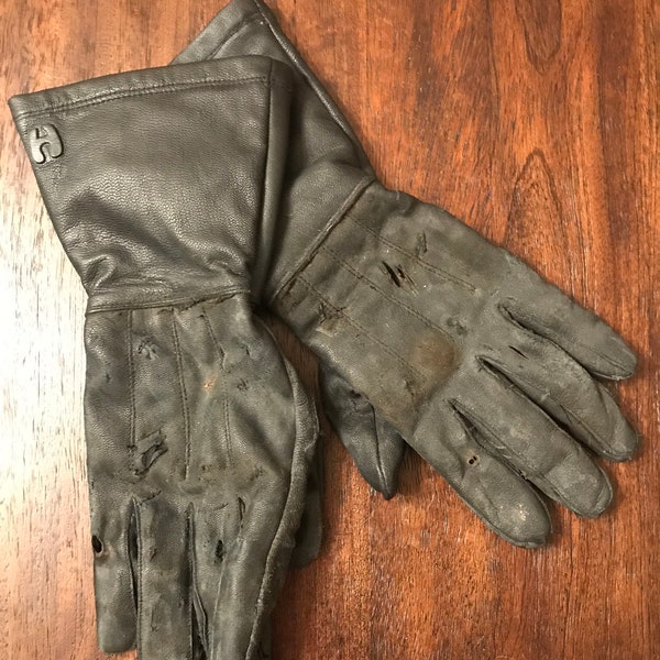 Freddy vs Jason leather gloves