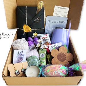 Blind Date with a Book Box Hygge Gift Set, Personalized Book Lover Gift Bundle Bookworm, Bookish Gifts for Reader, Thriller Romance Fantasy