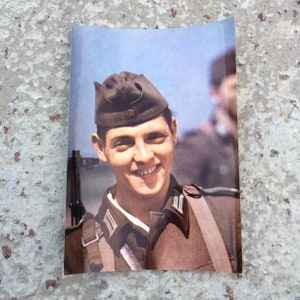 Soldato tedesco, cartolina postale sovietica vintage, Germania, Berlino, fascismo, DDR, parata militare, foto rara, URSS vintage, realizzata in DDR, anni '60