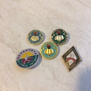 Vintage badges, book lovers society, a complete collection, different colors, loved books, USSR, 1980s, set of 5