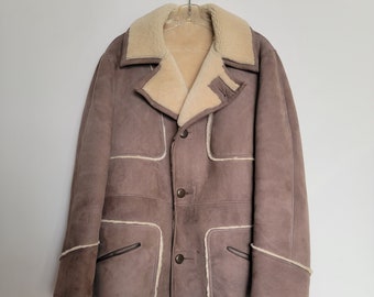 Great Vintage Condition Men's Genuine Sheepskin Single Breasted Coat with Lapels