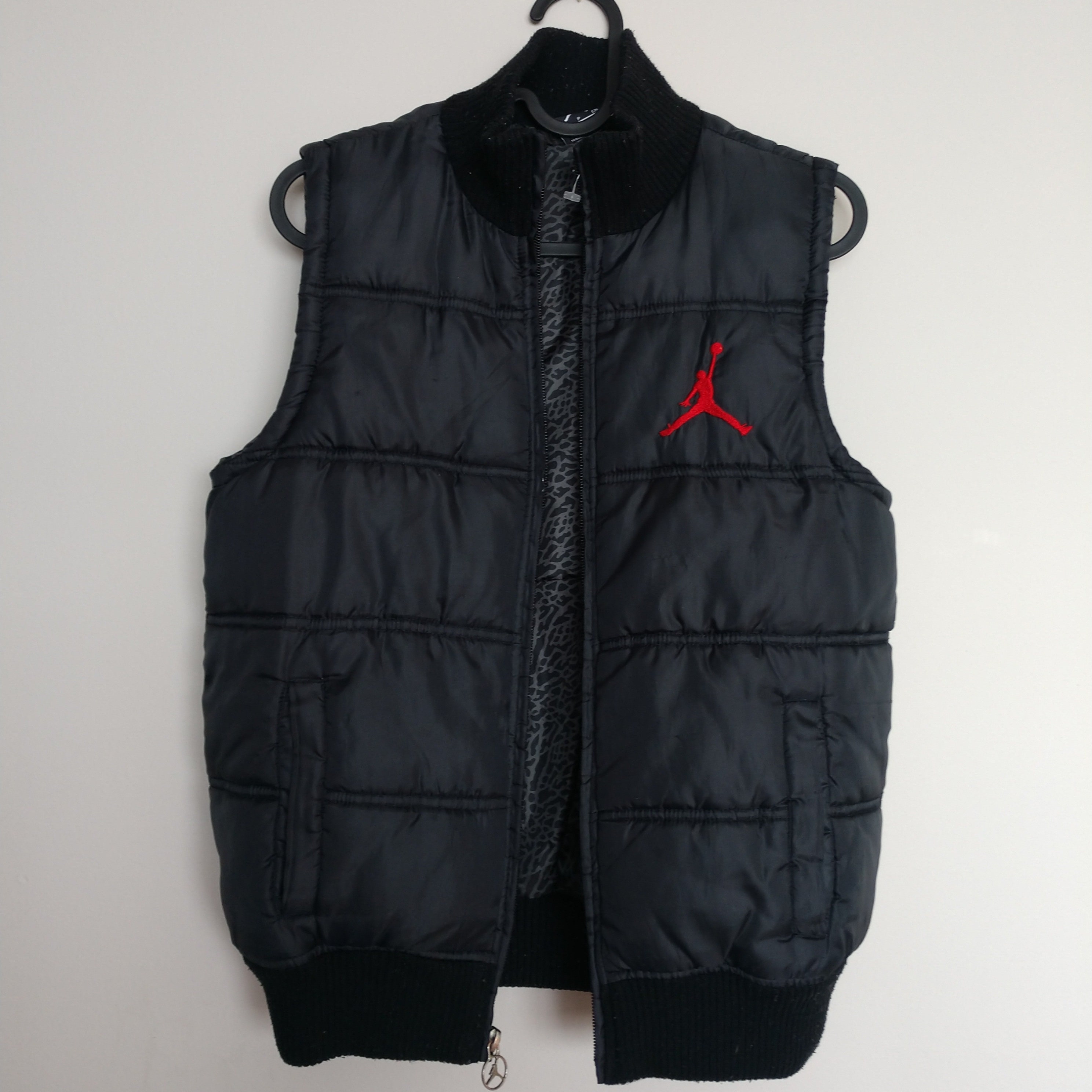 Air Jordan Jumpman Puffer Vest Asia Sizing 'Black' CN4268-015