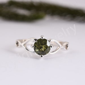 Moldavite Sterling Silver Ring, Round Cut Moldavite Ring, Prong Ring, Authentic Moldavite Ring, Moldavite Silver Ring, Dainty Ring, Gift Her