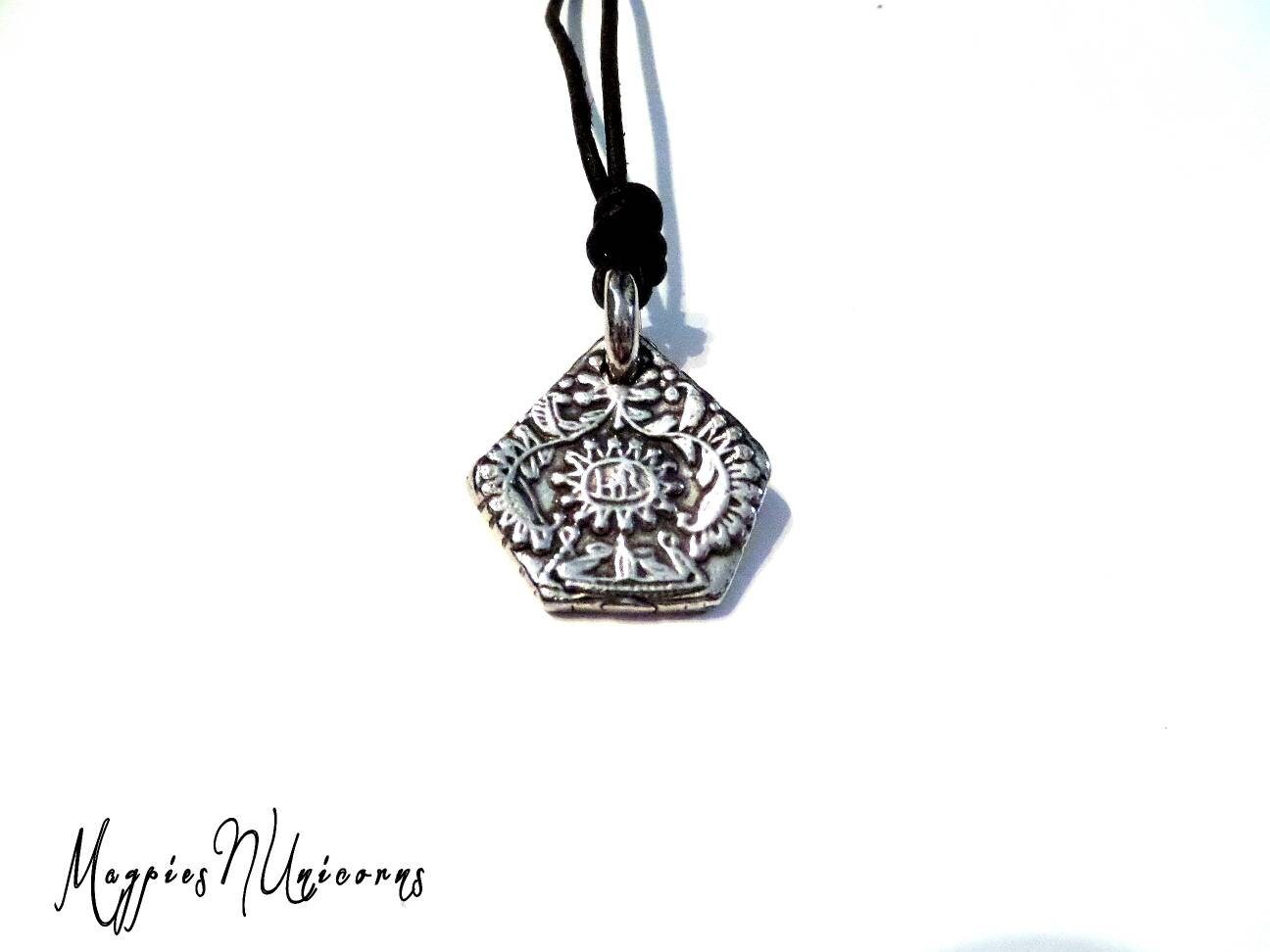 Caratera Tag with Delicate Pendants 925 Sterling Silver Caratera Tag with Delicate Pendants 925 Sterling Silver