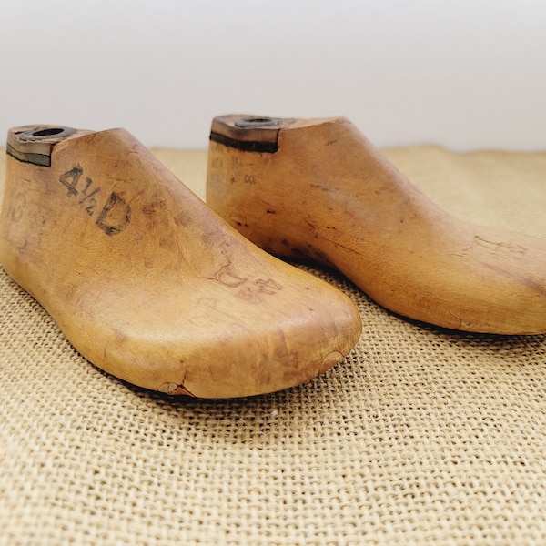 Child's Wooden Shoe Lasts - Size 4 1/2D