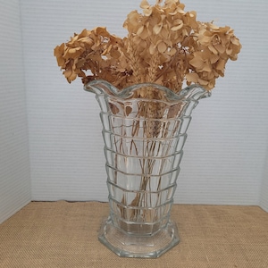 Indiana Glass Tearoom 10 1/2&quot; Ruffled Crystal Vase