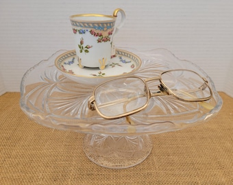 Plato de postre cuadrado con pedestal de vidrio estampado de 21,5 cm (8 1/2")