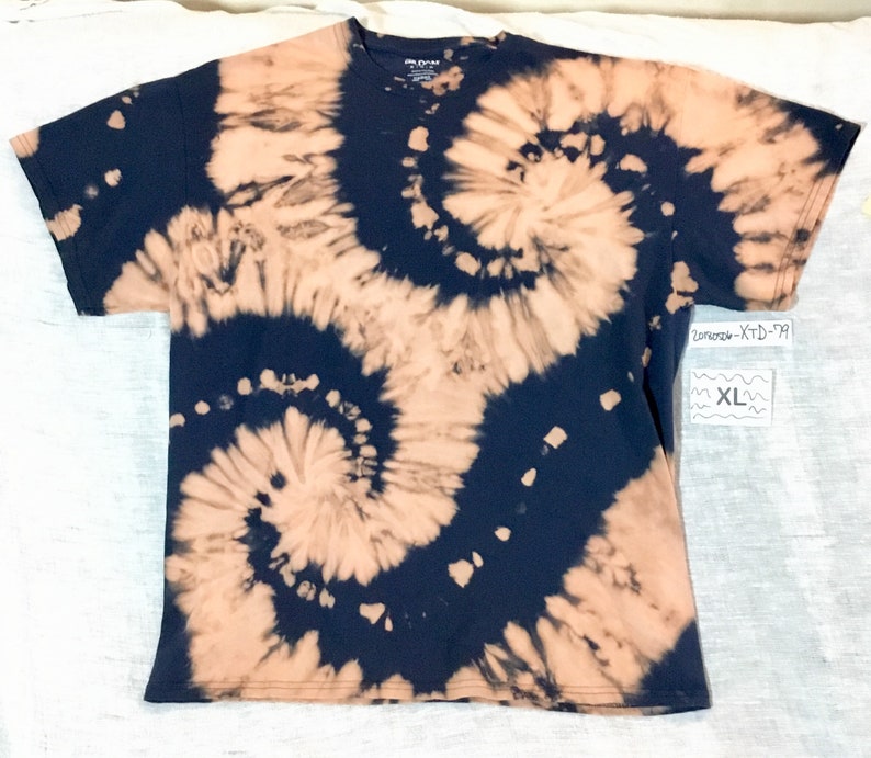 XL navy with double-spiral bleach discharge pattern | Etsy