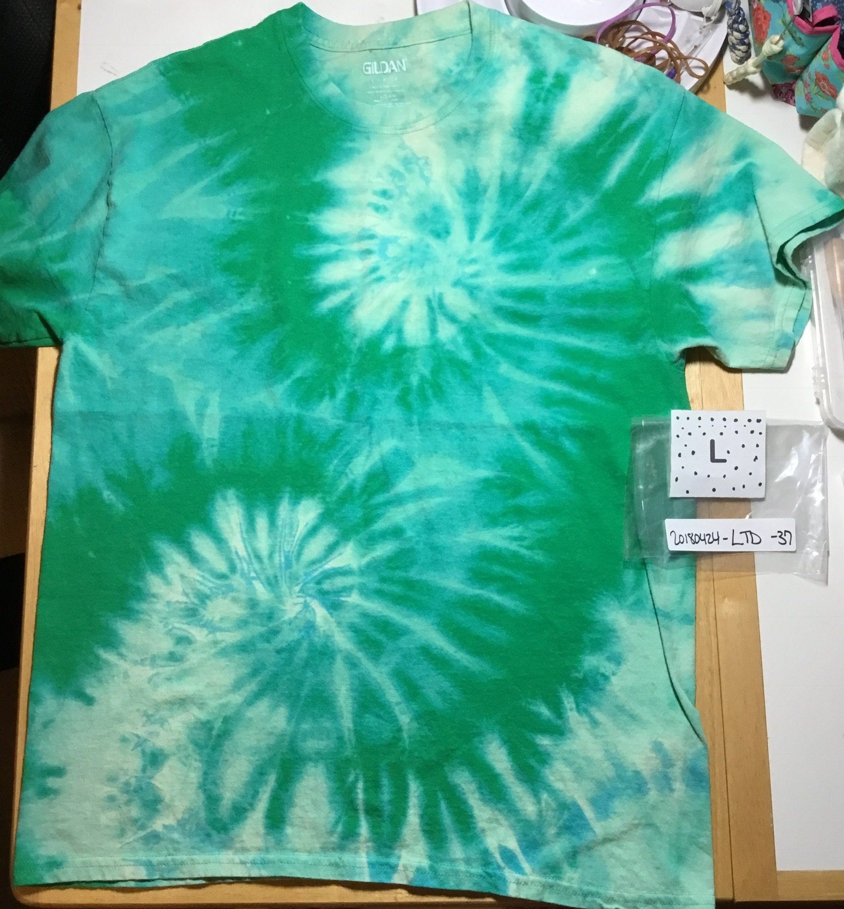 Grande t shirt verde con candeggina scaricata a spirale Etsy Italia