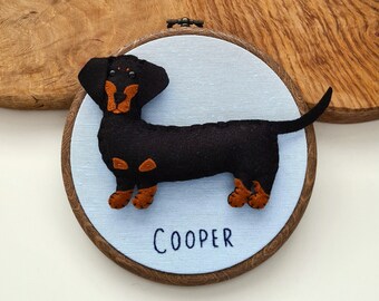 Custom Dachshund/Sausage Dog hoop decoration | Personalised felt dog ornament | Custom gift for dog owner/lover | Dog portrait |