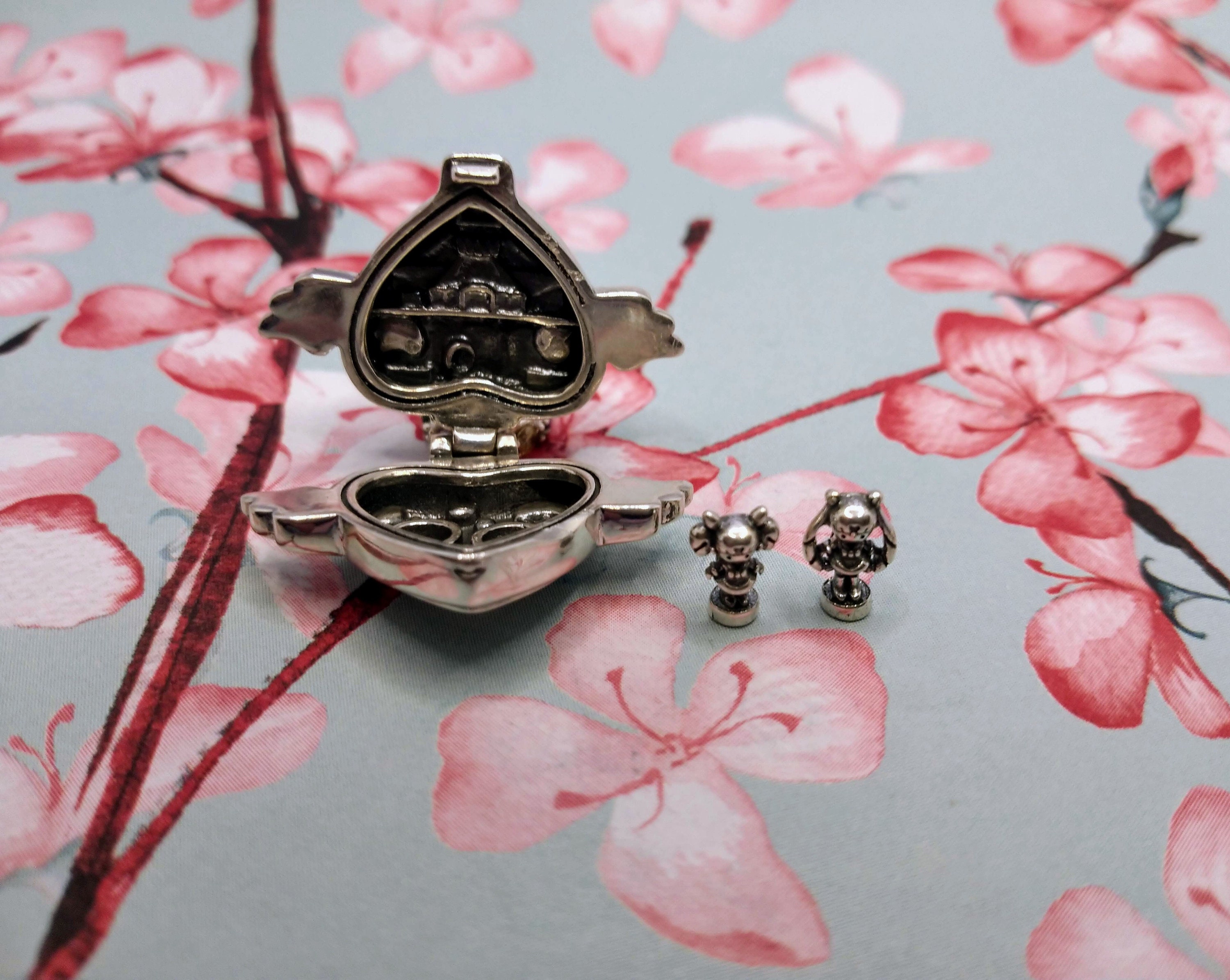 Sailor moon hotsell pandora charm