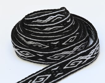 Tablet WOVEN BELT from Estonia, Siksala small motif from 100% wool 2,5 cm width
