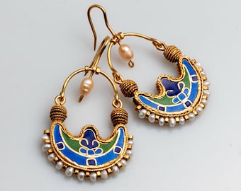 Replika bizantyjskich kolczyków – XI-wieczna biżuteria z pozłacanej emalii inspirowana średniowiecznym skarbem z Jutlandii i Danii