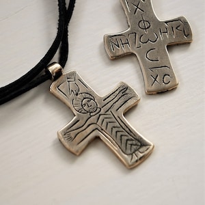 Bronze-Byzantinerkreuz, Kruzifixreplika aus Großmähren, doppelseitiges Muster, LARP, SCA