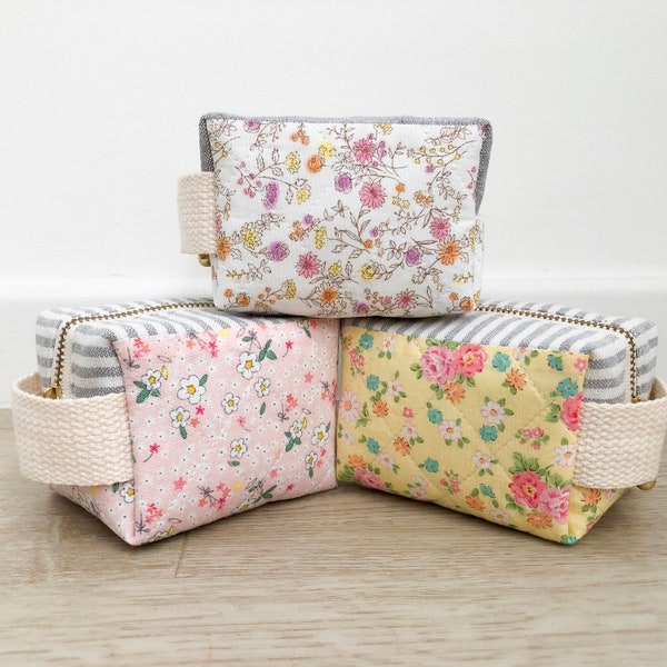 Little Clover Pouch PDF Sewing Pattern, Zipper Pouch Pattern, Sewing Pattern, Digital Download, Zipper Pouch, Boxy Pouch Pattern