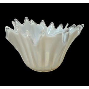Vtg Fostoria Heirloom White Hand Blown Opalized Glass Handkerchief Bowl 6&quot; Dia.