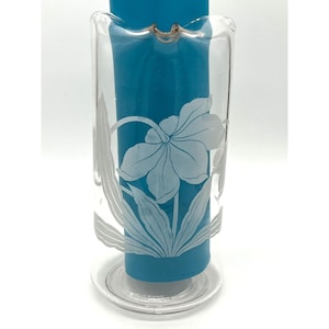 May include: A handmade wooden sign with the text "Welcome" in a playful font. The sign has a distressed finish and a simple, rustic design, suitable for a front door or entryway. The sign is approximately 30 cm wide.