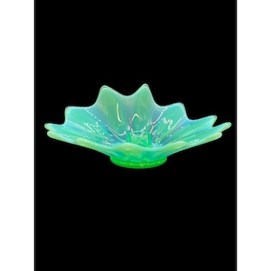 Vintage Fostoria Heirloom Green Opalescent Hand Blown Art Glass Candleholder 9&quot;