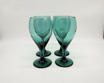 Vintage set med 4 Libbey-glas, enbär, grönt, droppformade vatten- och vinglas, guldkantad