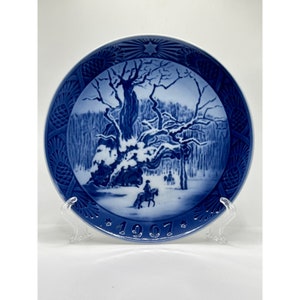 Vintage Royal Copenhagen Porcelain 7&quot; Collector Plate; The Royal Oak